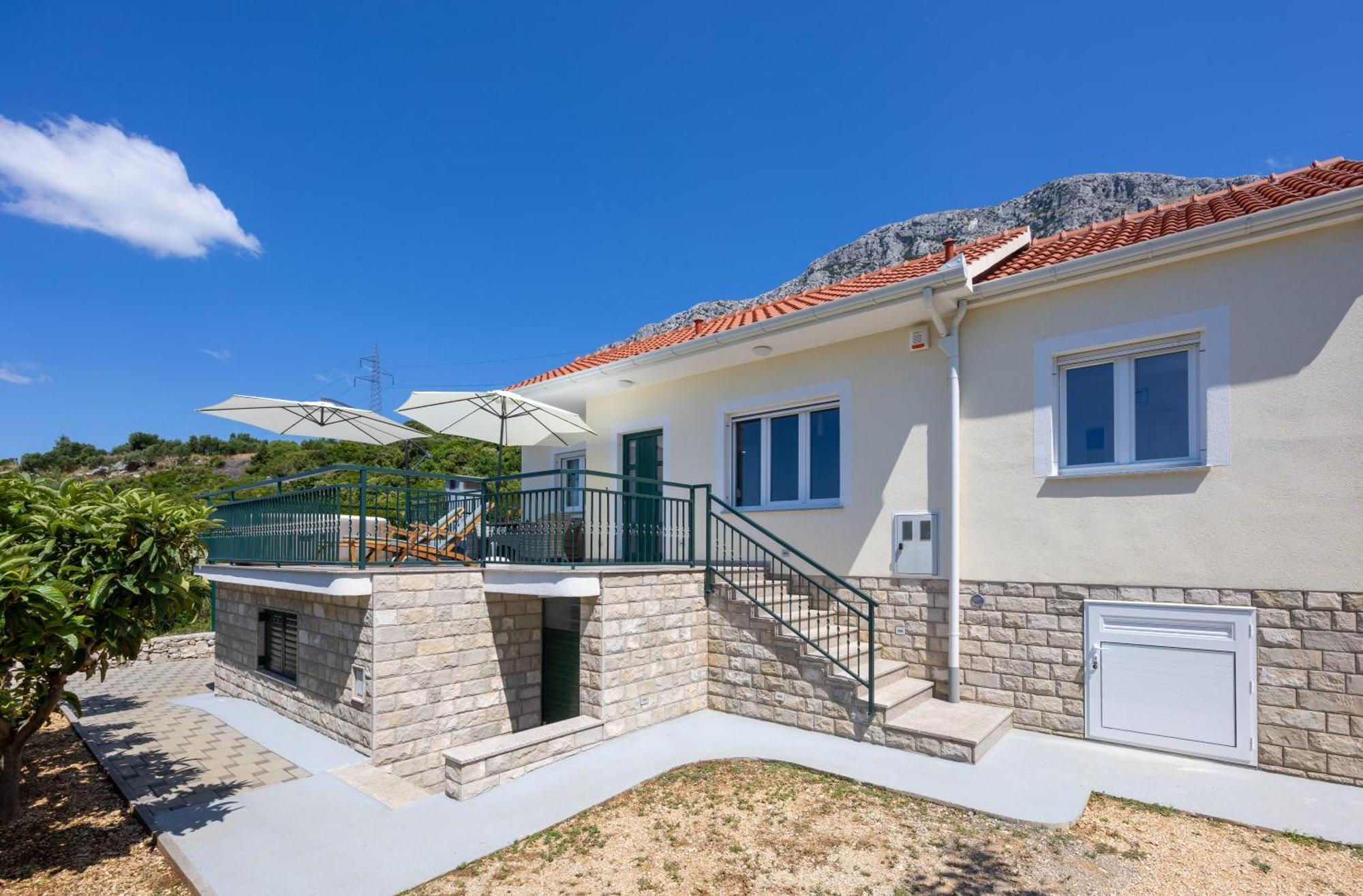 Private Villa Golden Hour With A View Of Split Area Kastel Sucurac Экстерьер фото