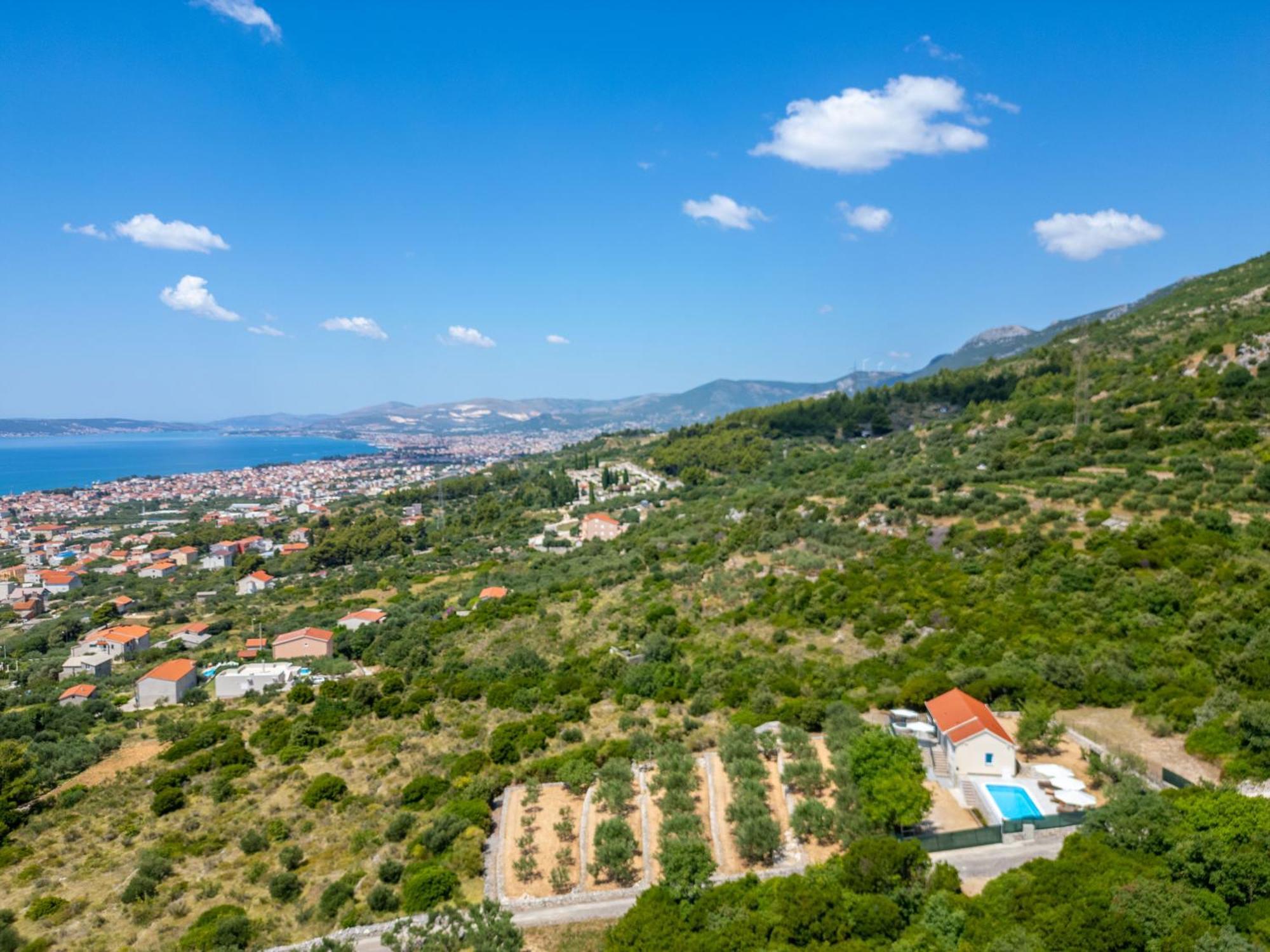 Private Villa Golden Hour With A View Of Split Area Kastel Sucurac Экстерьер фото